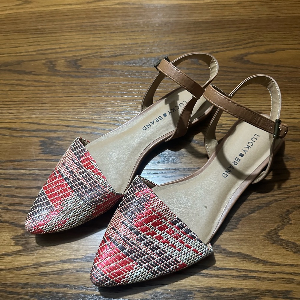 Lucky Brand Makaby woven sandal. Women’s size 8. Great‎ condition. Straps.